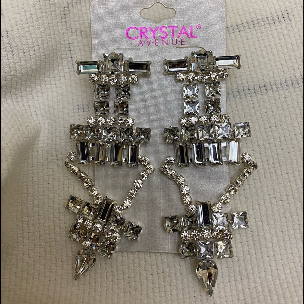 🔵4/$20 CRYSTAL AVENUE Pierced Post Earrings NWT